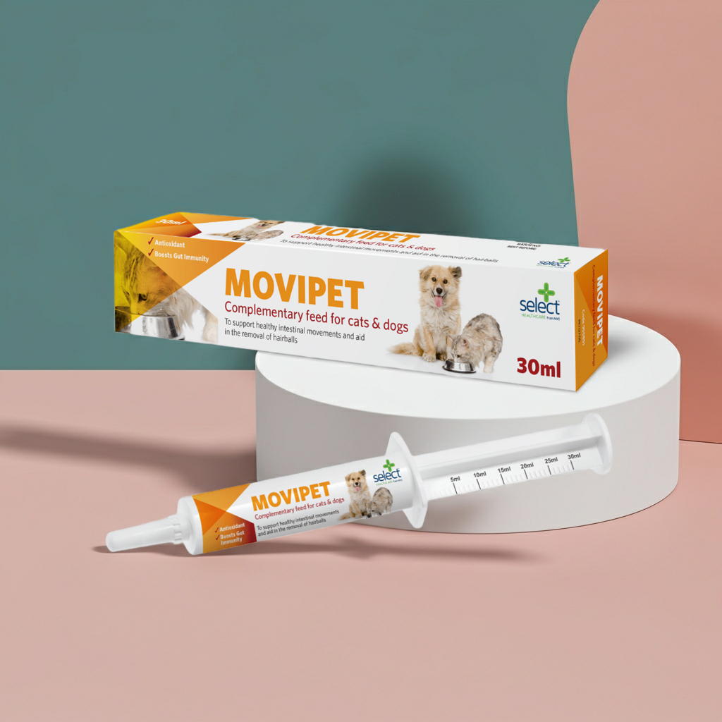 Movipet complementary feed packaging for cats and dogs on a pink and green background
